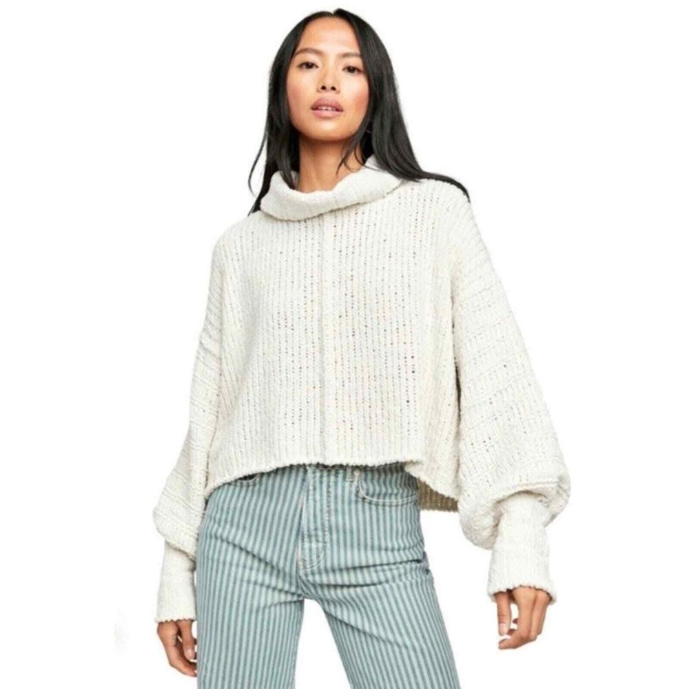 Free People Chunky Cream Loose Knit Cowl Neck Cropped Long Sleeve Cozy Sweater